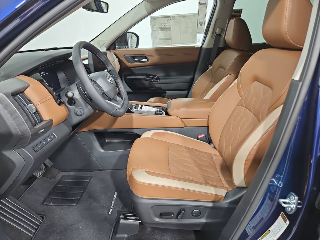 New 2026 Nissan Pathfinder Platinum AWD/4WD image 9