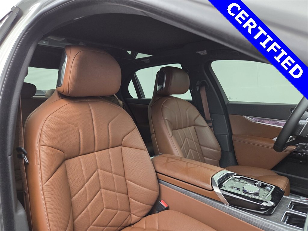 Used 2024 BMW 760i xDrive w/ Executive Package image 11