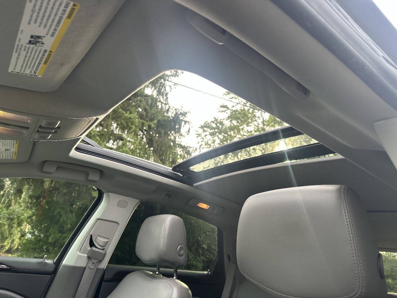 Used 2012 Cadillac SRX Luxury FWD image 17