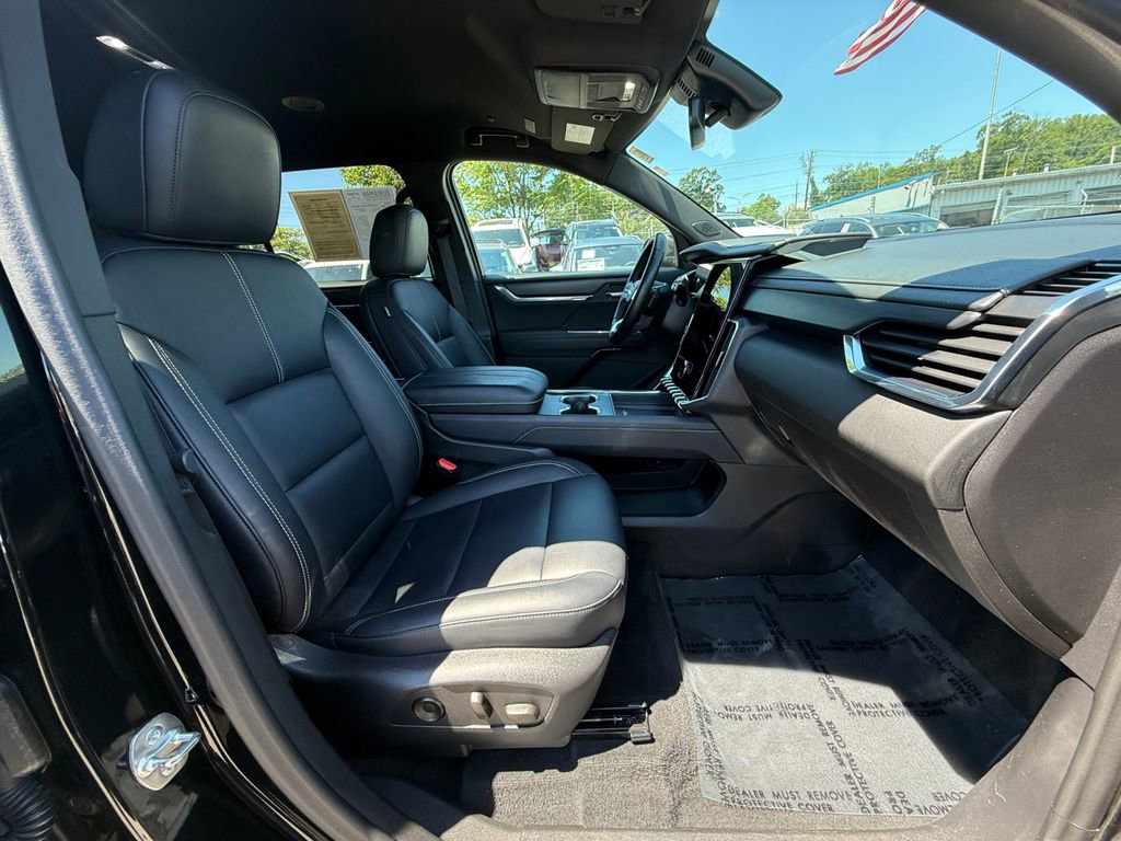 Used 2024 GMC Acadia Elevation AWD/4WD image 25