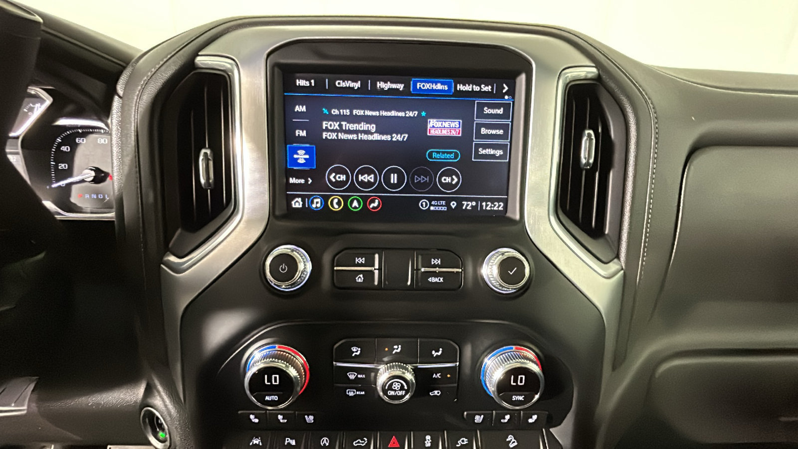 Used 2021 GMC Sierra 1500 SLT w/ SLT Premium Plus Package AWD/4WD image 28