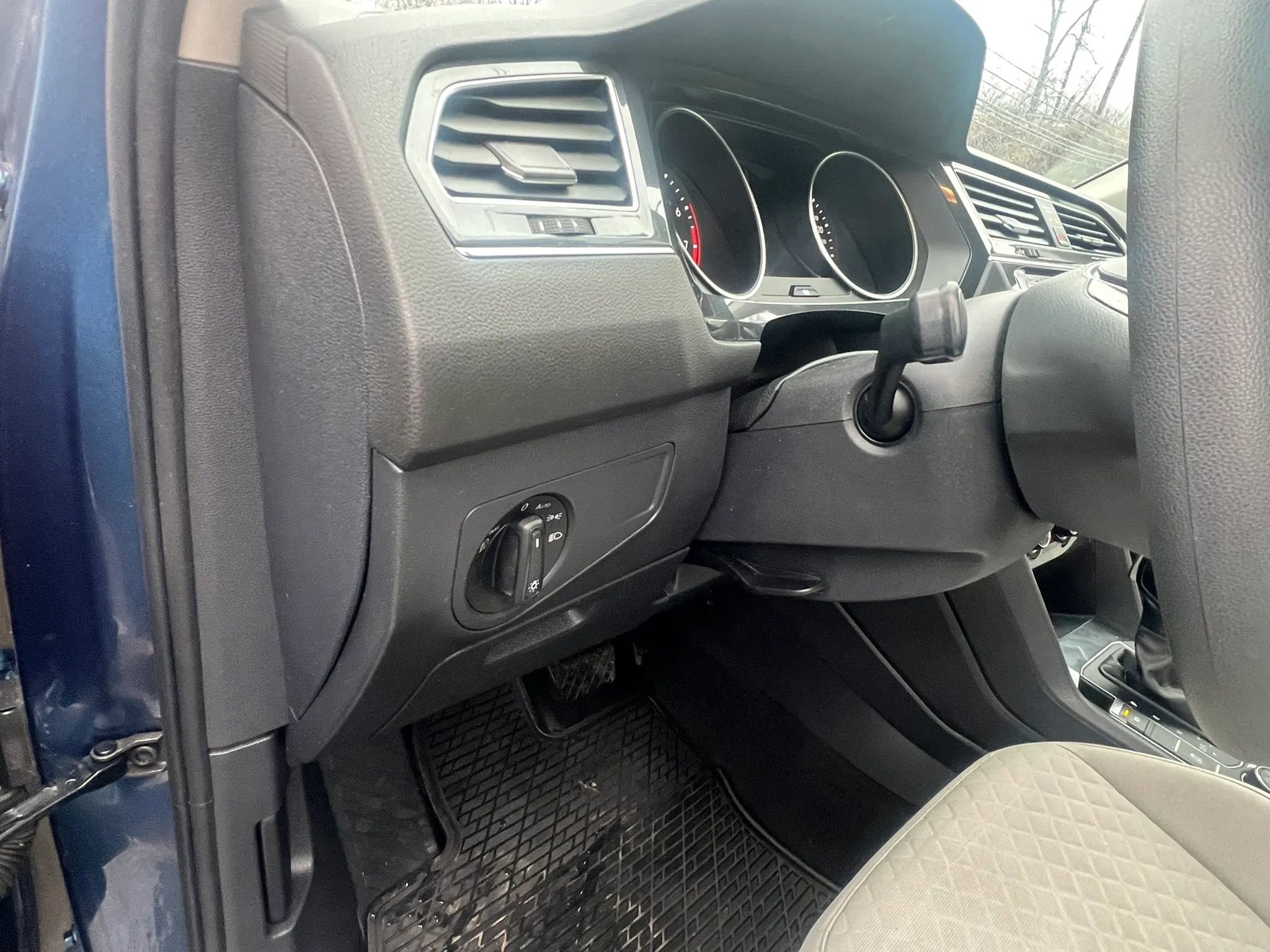 Used 2018 Volkswagen Tiguan S AWD/4WD image 24