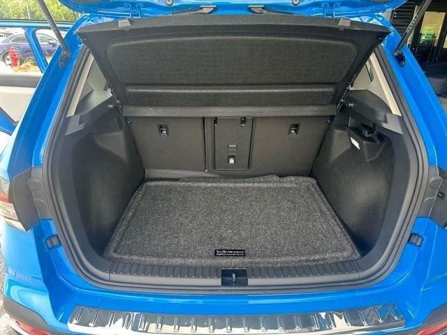 New 2025 Volkswagen Taos SE image 13