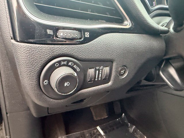 Used 2020 Jeep Cherokee Latitude Plus AWD/4WD image 29