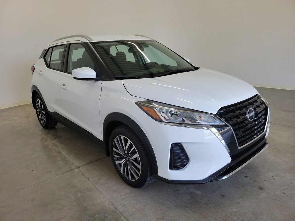 Used 2023 Nissan Kicks SV FWD image 4