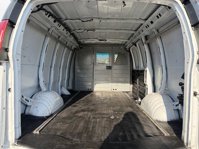 Used 2017 Chevrolet Express 2500 RWD image 13