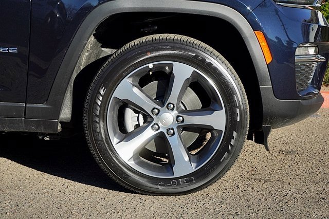 New 2023 Jeep Grand Cherokee Limited 4xe image 8