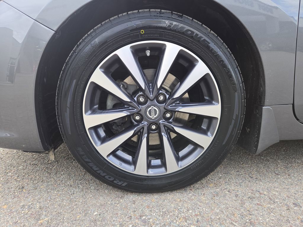 Used 2016 Nissan Altima 2.5 SV w/ Convenience Package image 10