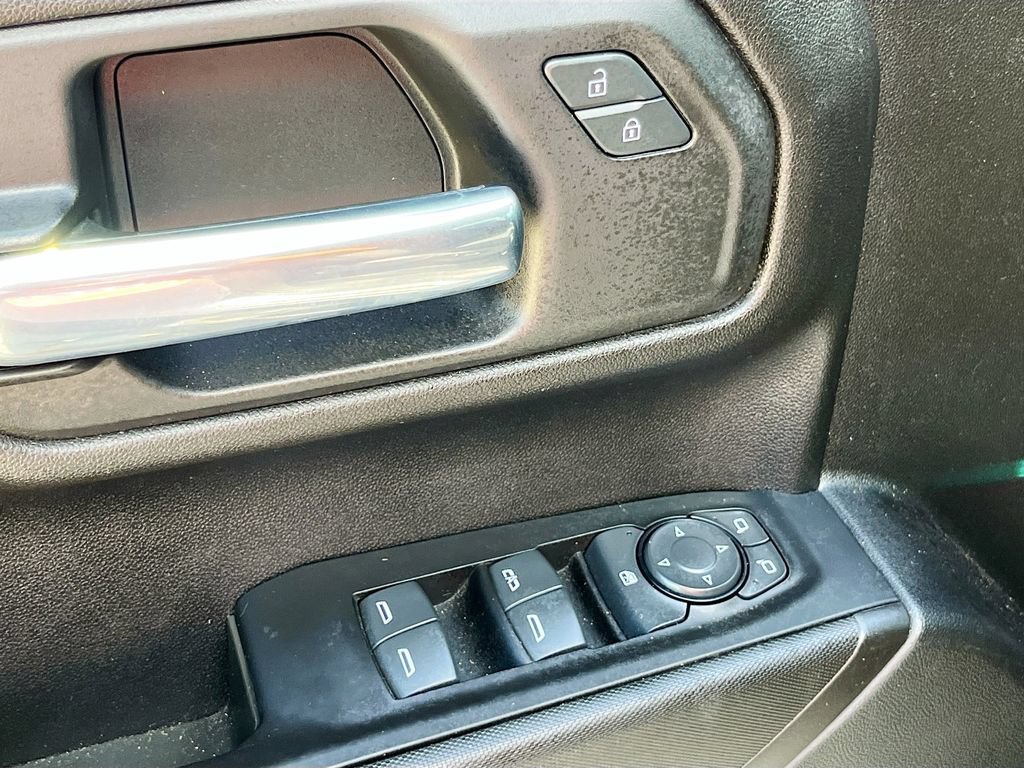 Used 2023 Chevrolet Silverado 1500 Custom RWD image 17