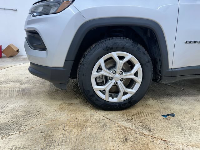 Used 2024 Jeep Compass Latitude AWD/4WD image 19
