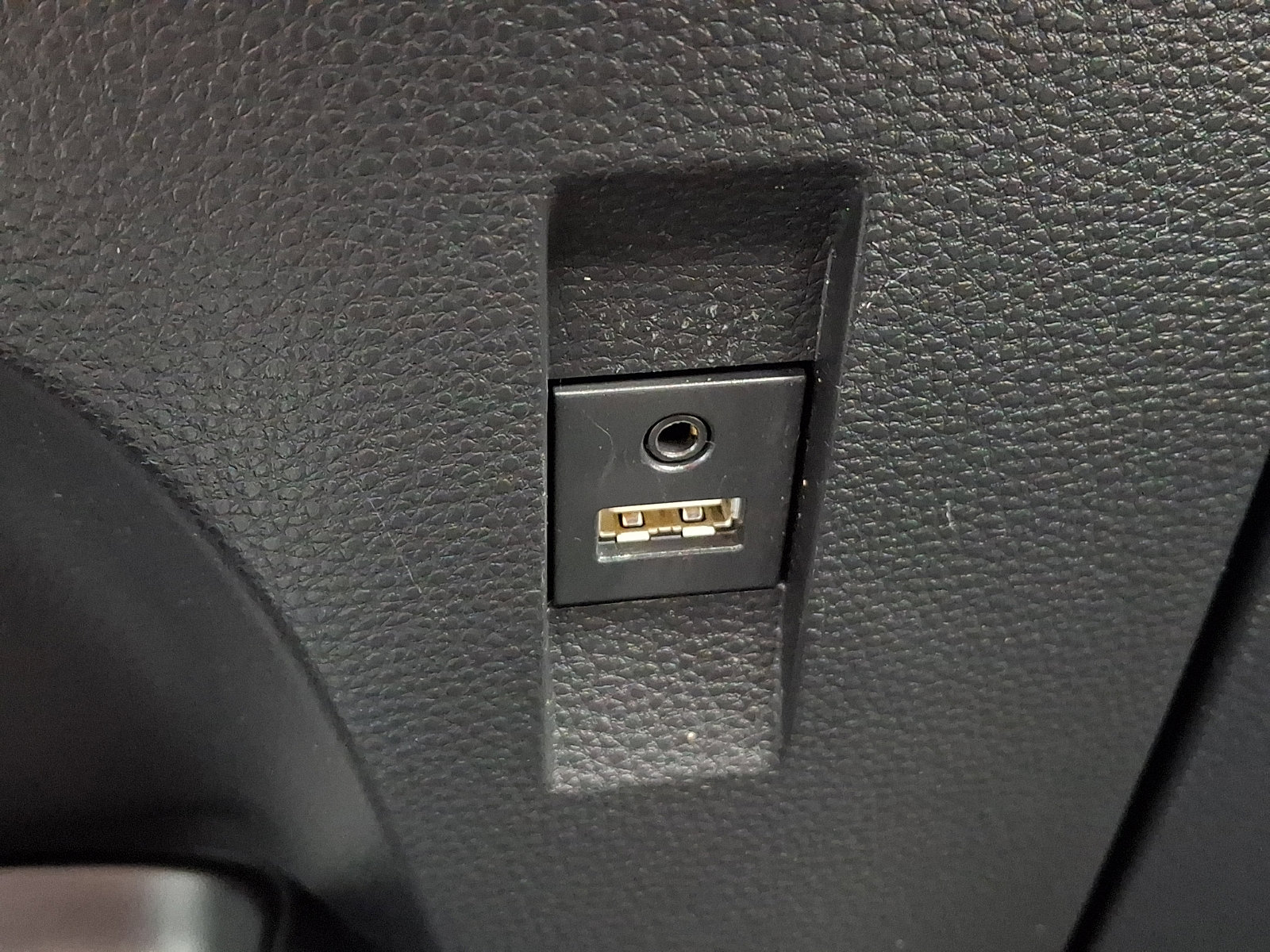 Used 2020 Toyota Corolla LE image 20