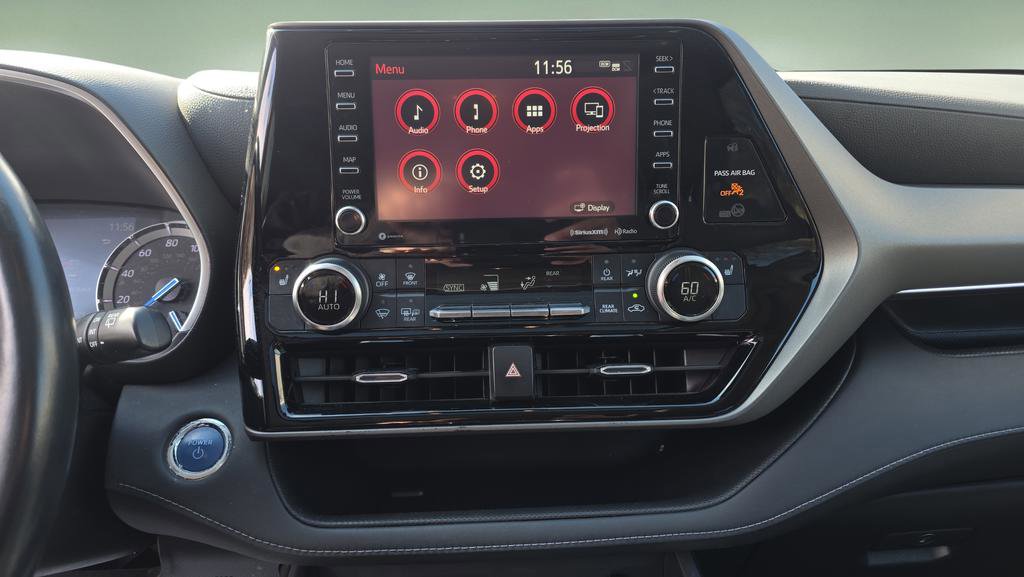 Used 2022 Toyota Highlander XLE image 26