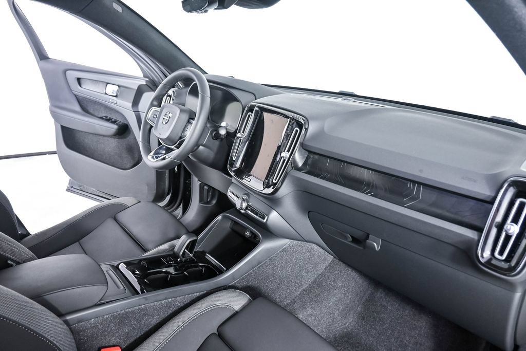 Certified 2023 Volvo C40 P8 Recharge Plus w/ Climate Package AWD/4WD image 25