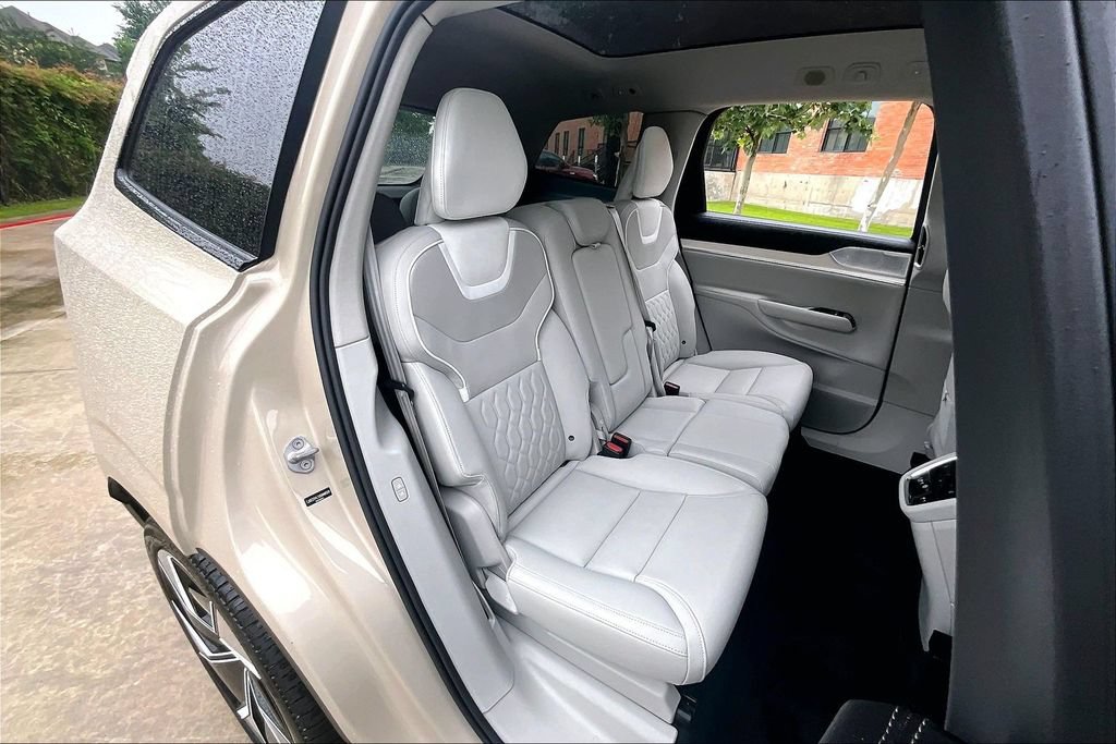 Used 2025 Volvo EX90 Ultra AWD/4WD image 37