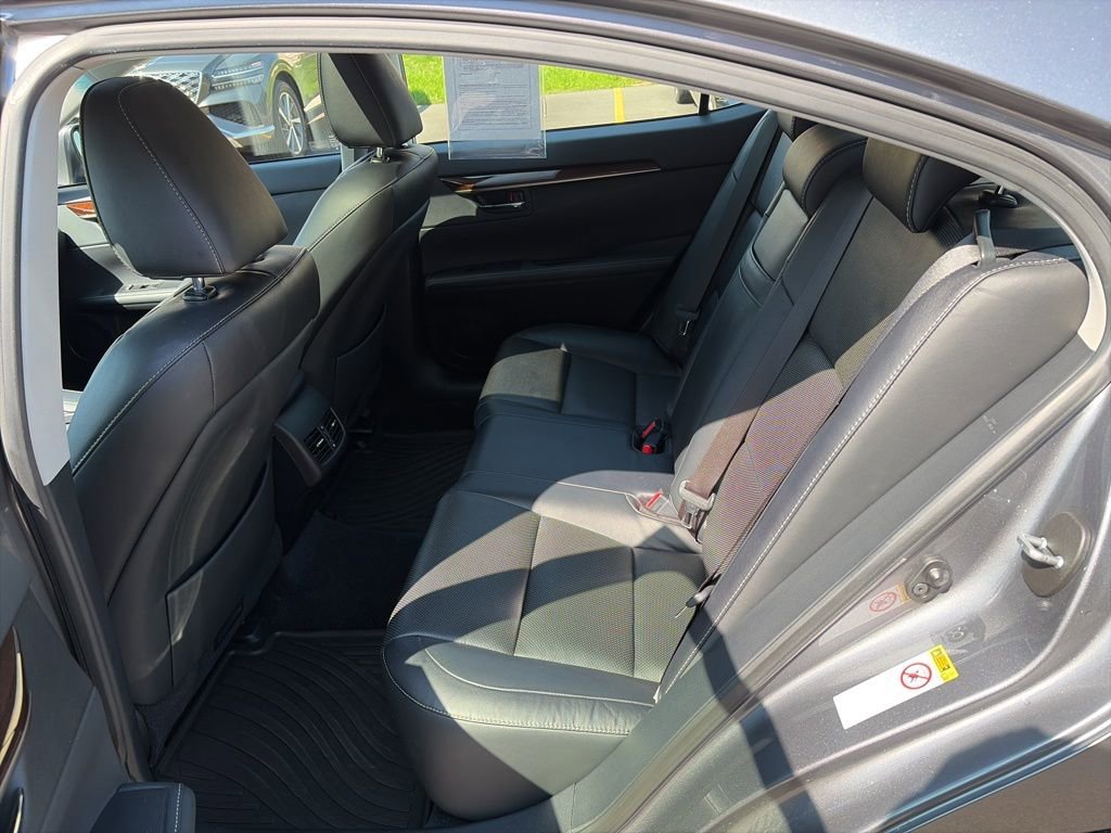 Used 2014 Lexus ES 350 w/ Luxury Package FWD image 19