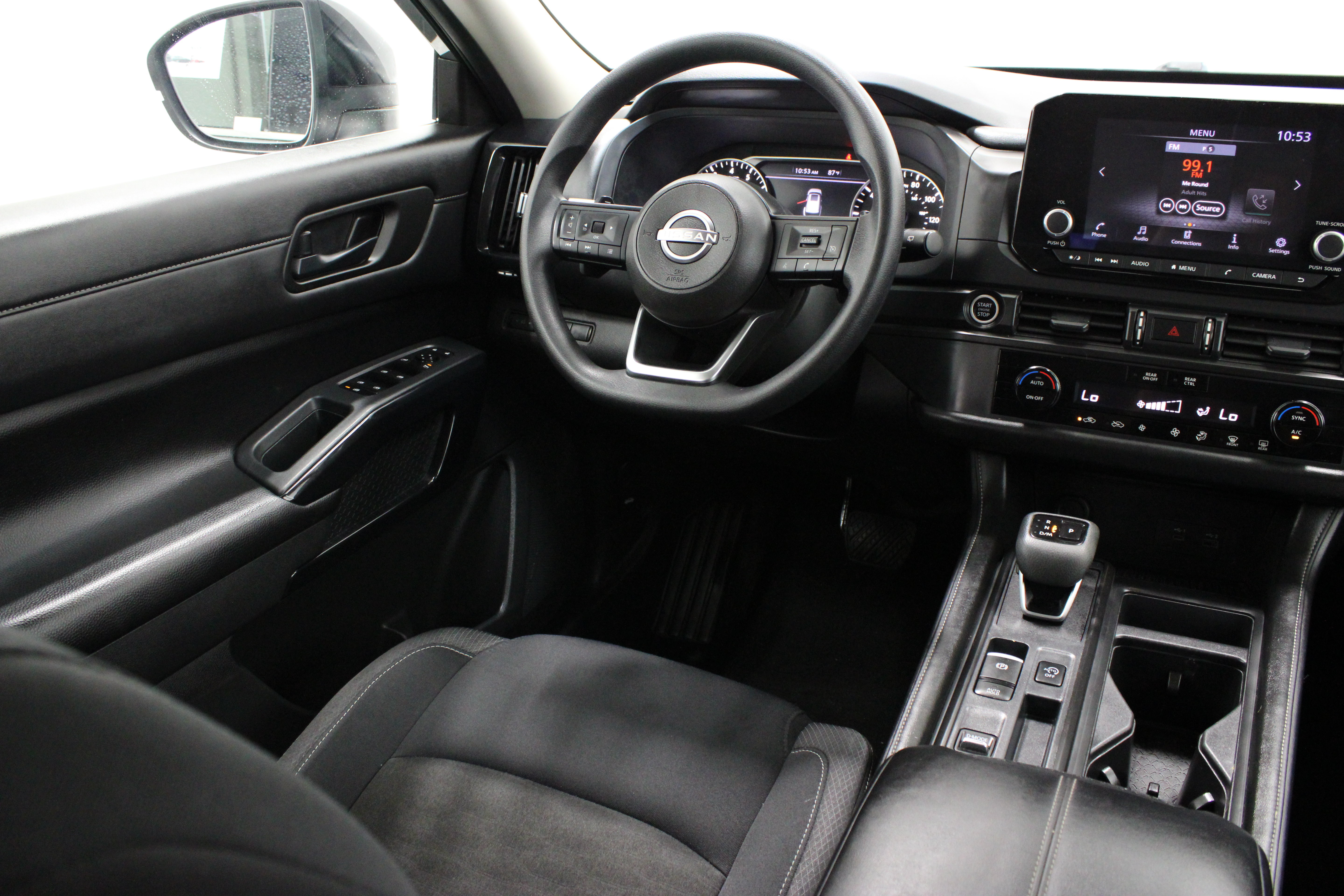 Used 2024 Nissan Pathfinder S FWD image 30