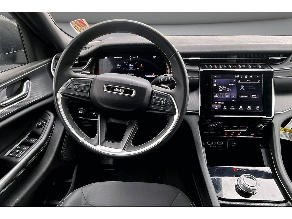 Used 2024 Jeep Grand Cherokee Laredo image 6