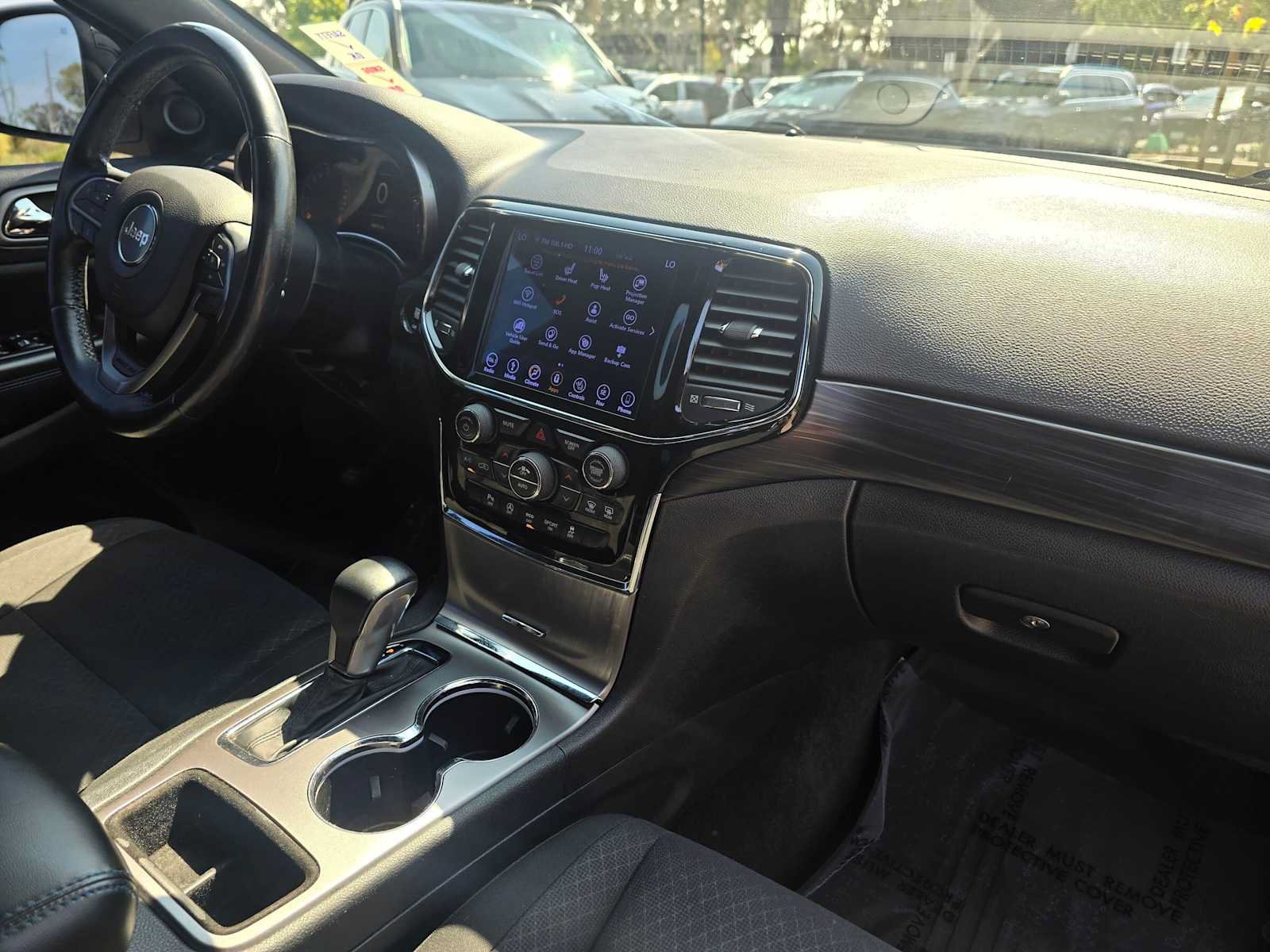 Used 2019 Jeep Grand Cherokee Laredo RWD image 11