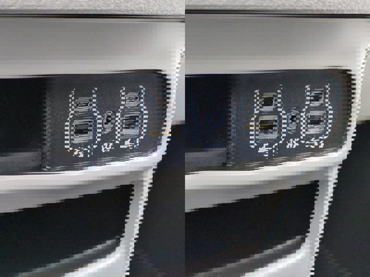 Used 2024 Chrysler Pacifica Touring-L image 22