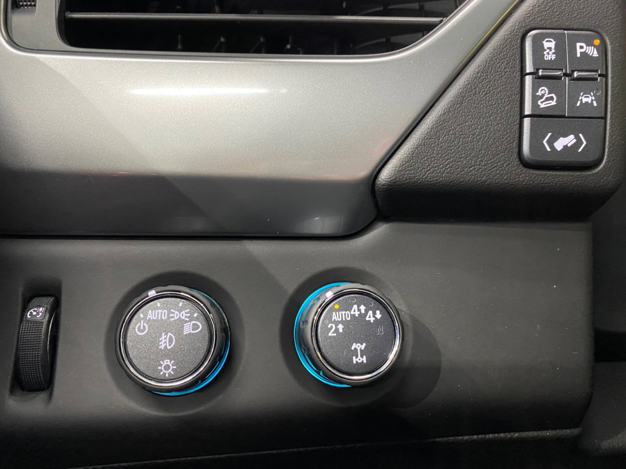 Used 2017 Chevrolet Suburban LT image 33