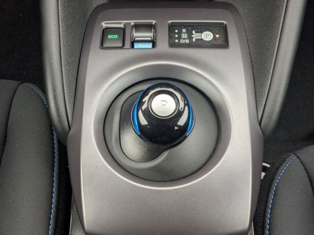 Used 2024 Nissan Leaf S image 28