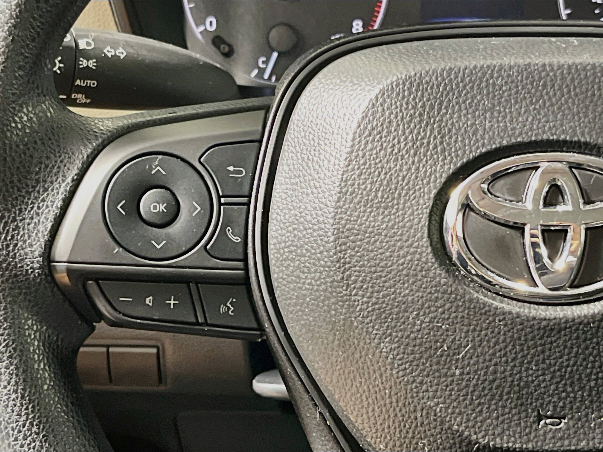 Used 2025 Toyota Corolla LE FWD image 18