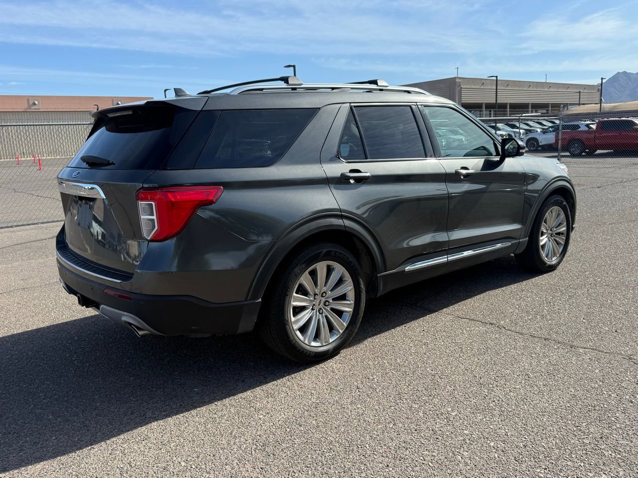 Used 2020 Ford Explorer Limited w/ Class III Trailer Tow Package RWD image 4