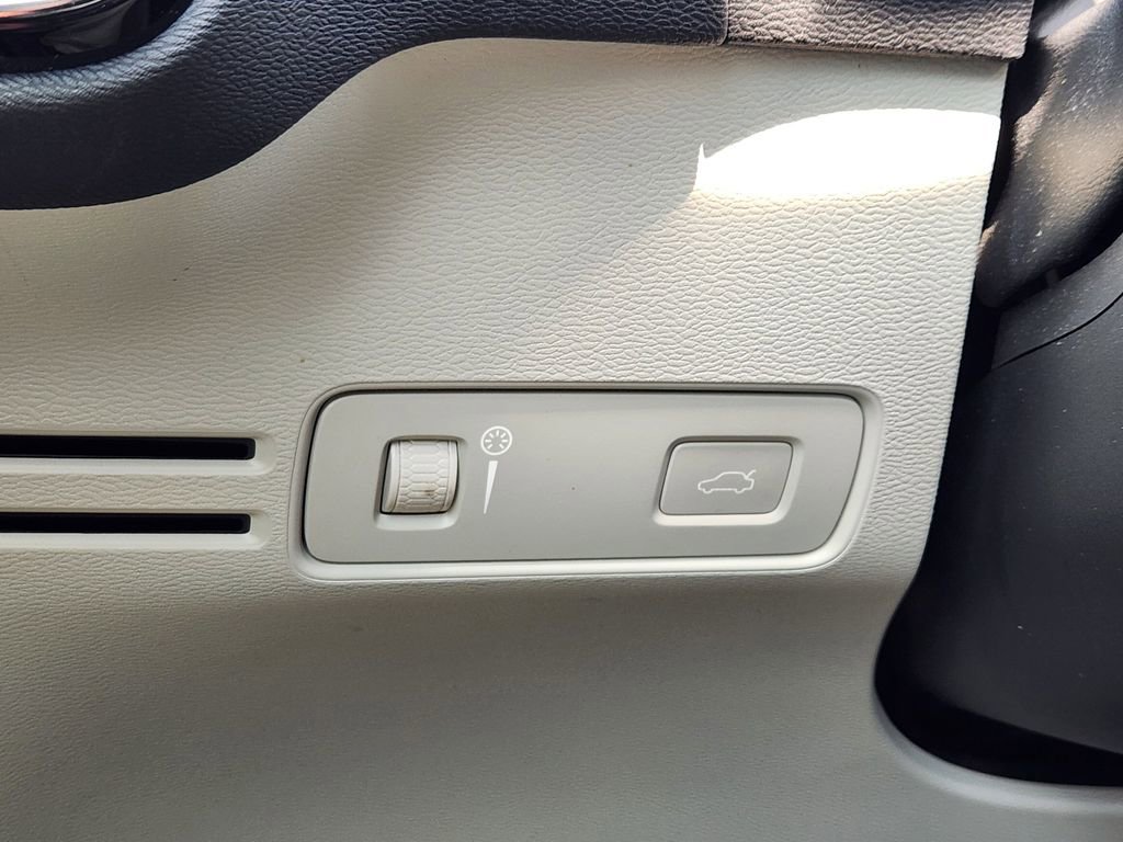 Used 2019 Volvo XC40 T5 Inscription AWD/4WD image 21