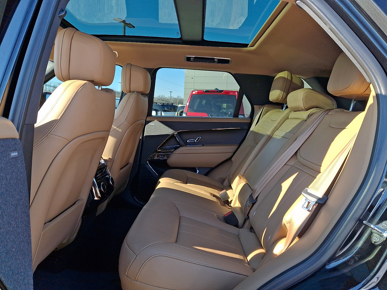 Used 2024 Land Rover Range Rover Sport SE image 10