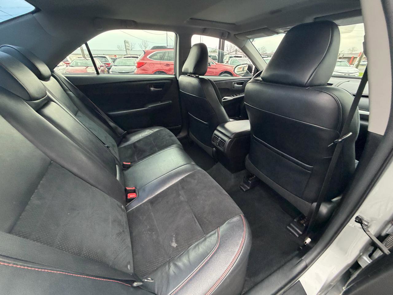 Used 2017 Toyota Camry XSE w/ Moonroof Package image 12