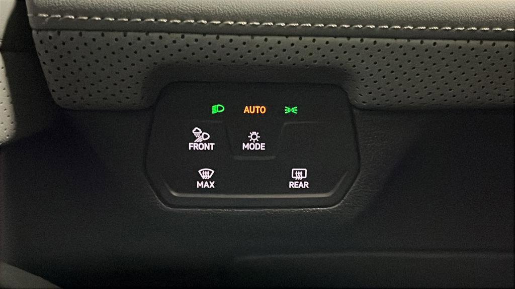 Used 2024 Volkswagen Atlas Peak Edition SEL AWD/4WD image 34