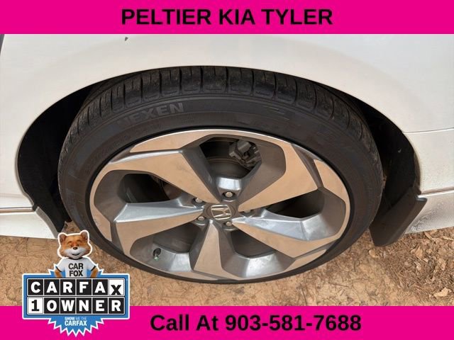 Used 2018 Honda Accord Touring image 9