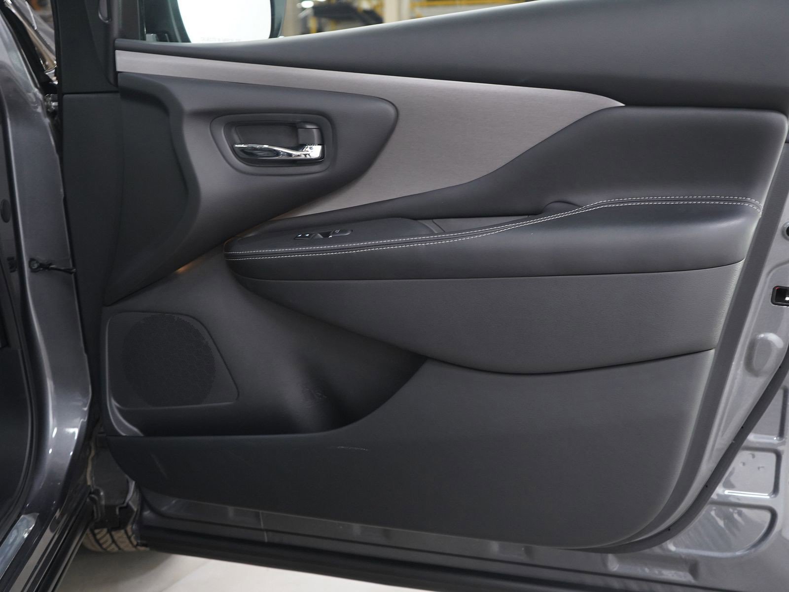 Used 2024 Nissan Murano SL image 9