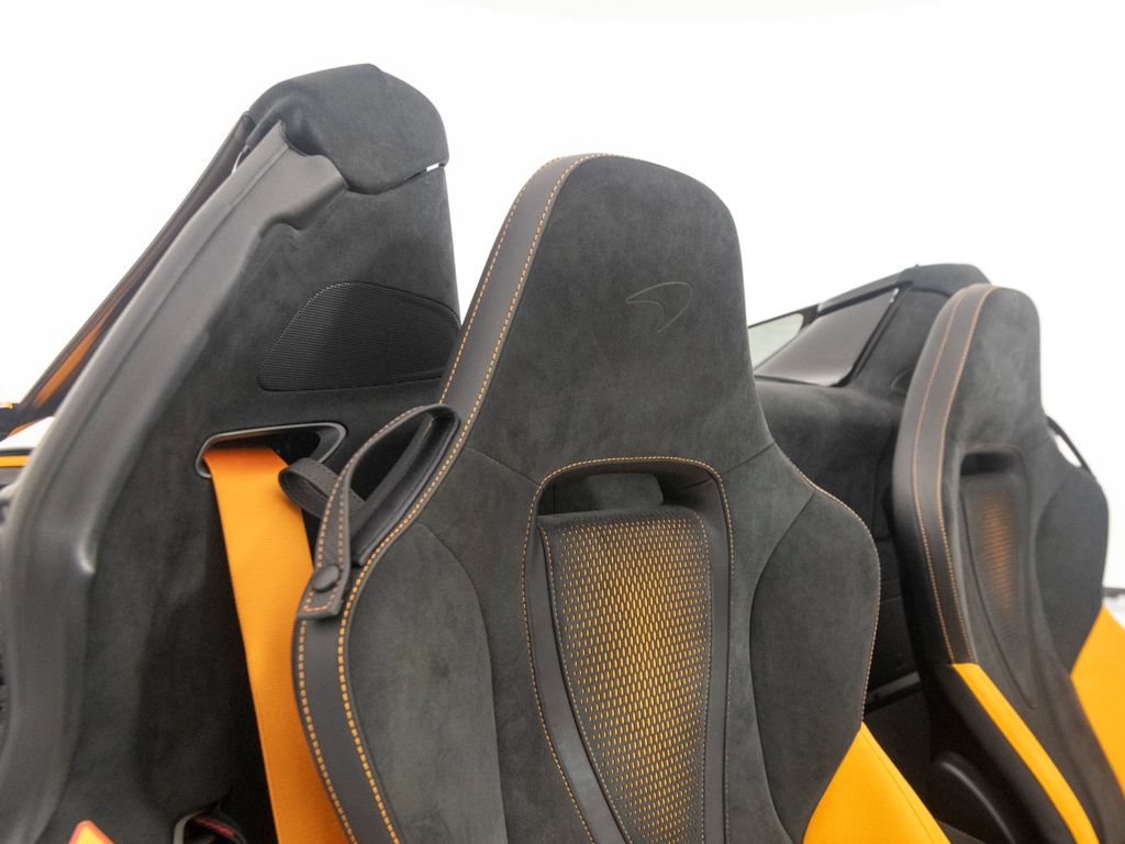 Used 2024 McLaren 750S Spider RWD image 36