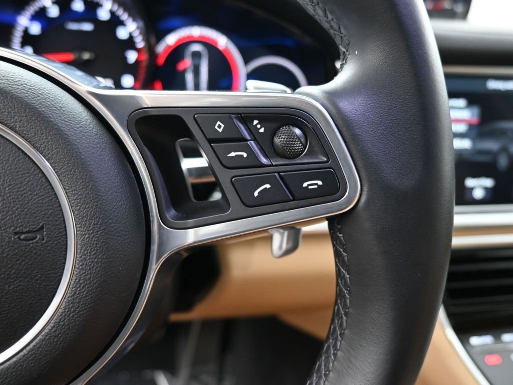 Used 2018 Porsche Panamera 4S image 11