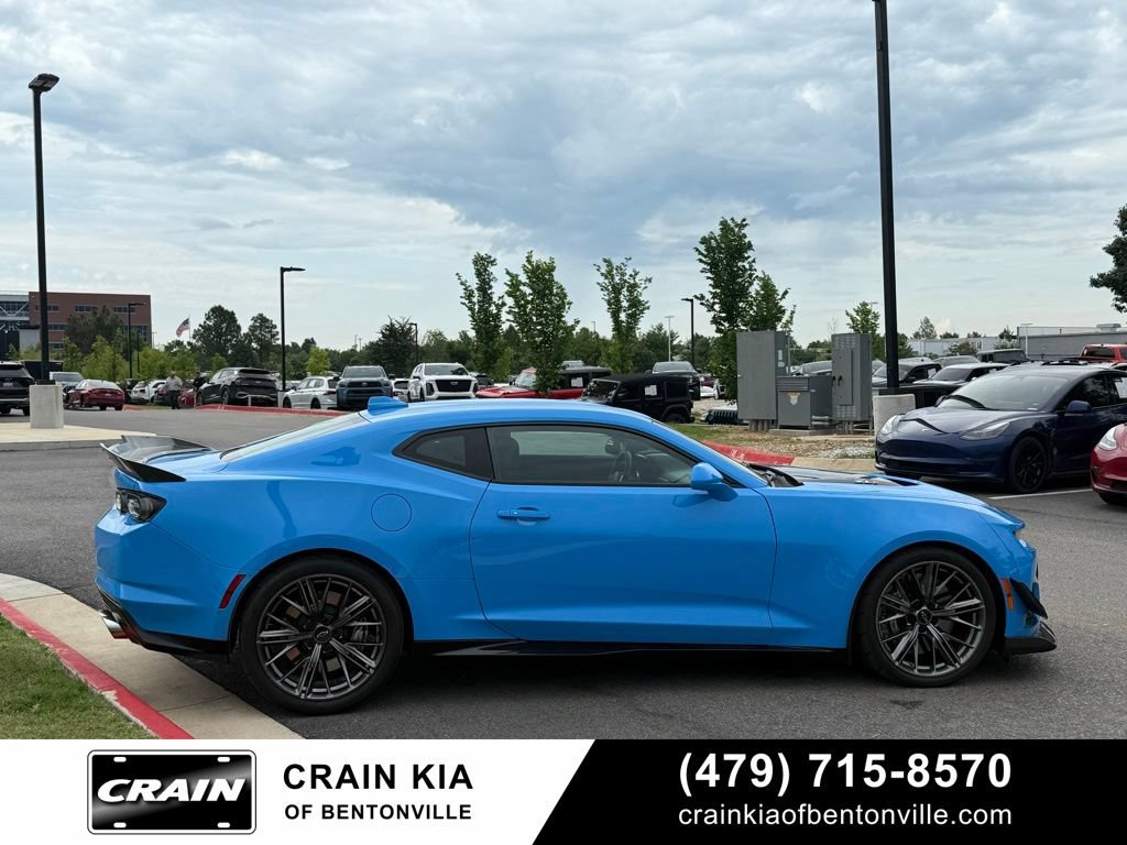 Used 2022 Chevrolet Camaro ZL1 RWD image 8