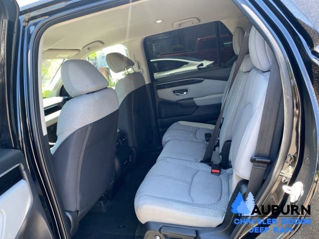 Used 2023 Honda Pilot LX image 26