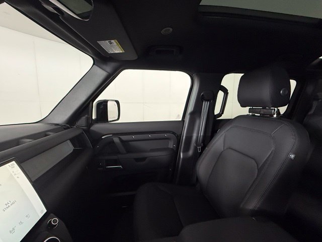 New 2026 Land Rover Defender 110 X-Dynamic SE AWD/4WD image 18