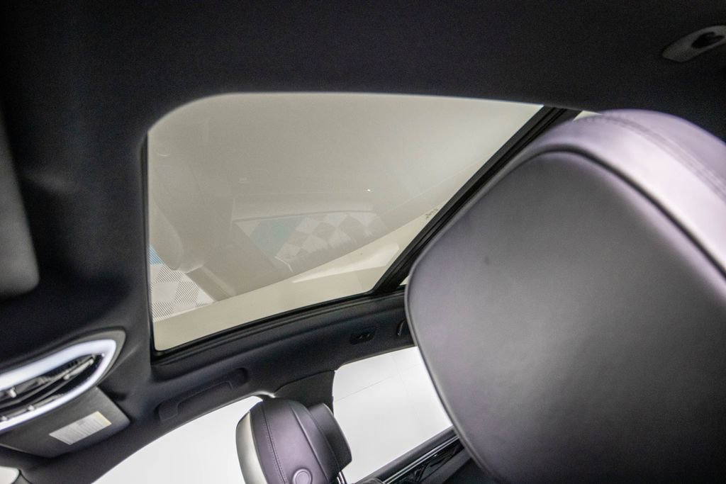 Used 2024 Porsche Macan Premium Package Plus w/ Premium Plus Package image 27