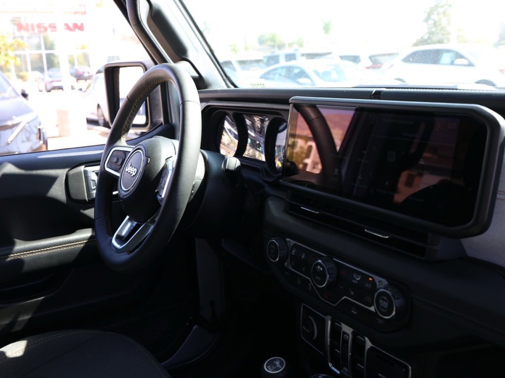 Used 2024 Jeep Wrangler Sahara image 20