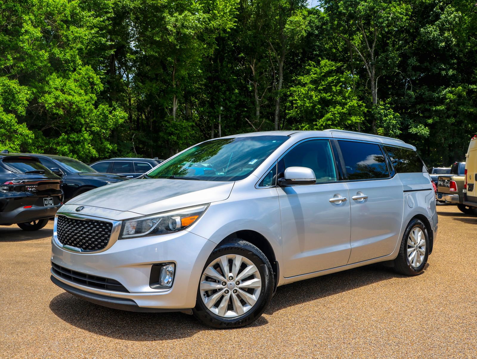 Used 2016 Kia Sedona EX FWD image 1