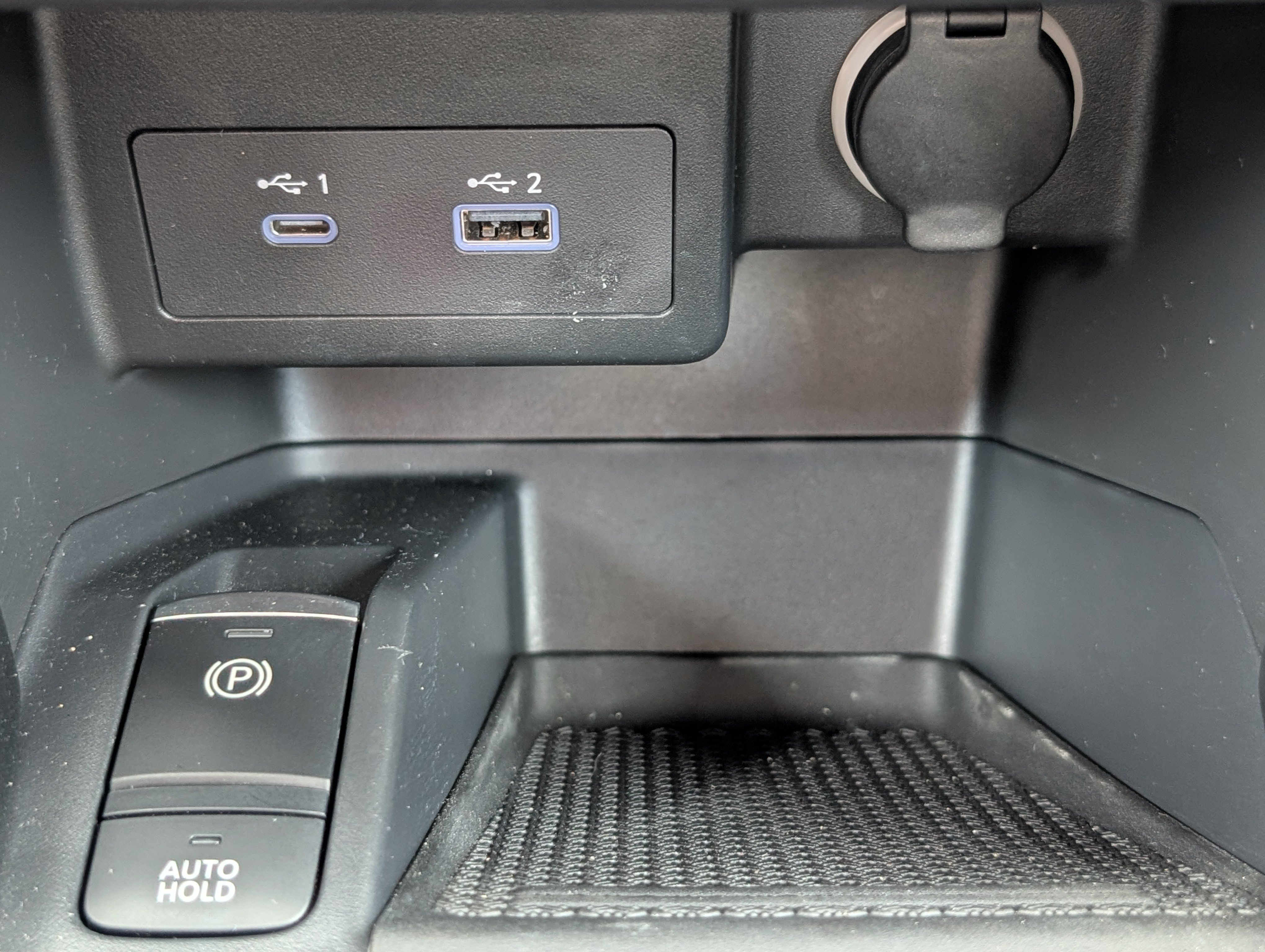 Used 2021 Nissan Kicks SR w/ SR Premium Package FWD image 18