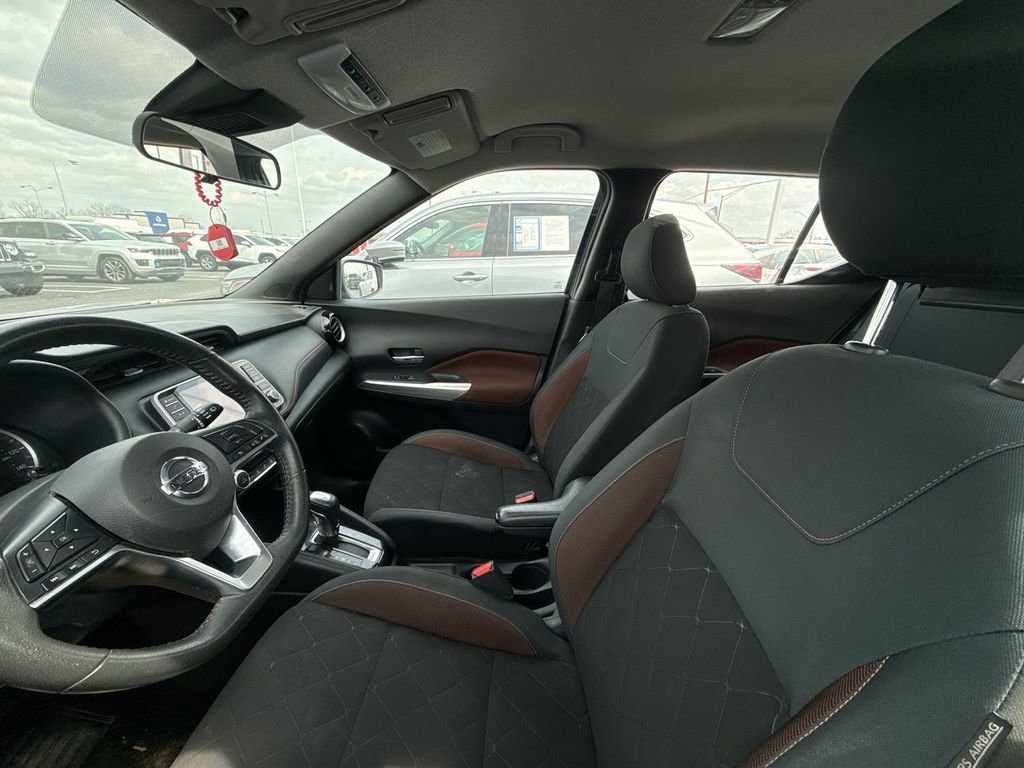 Used 2020 Nissan Kicks SR image 8