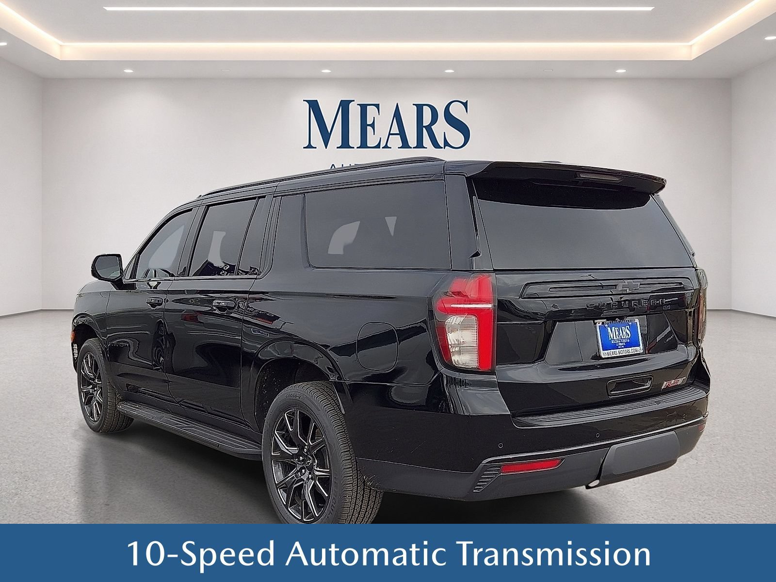 Used 2024 Chevrolet Suburban RST w/ Luxury Package AWD/4WD image 4