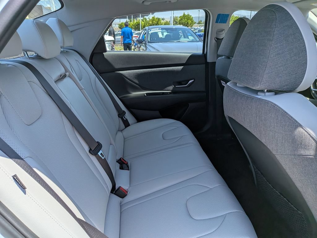 Certified 2026 Hyundai Elantra Limited FWD image 31