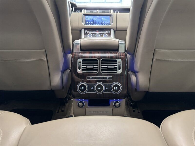 Used 2017 Land Rover Range Rover Supercharged image 19