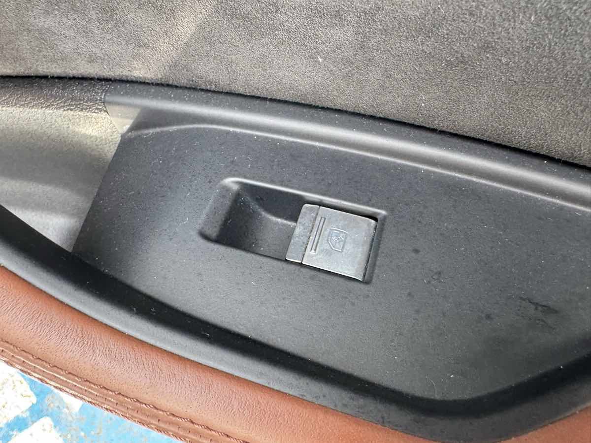 Used 2019 Audi e-tron Prestige w/ Prestige Package image 41