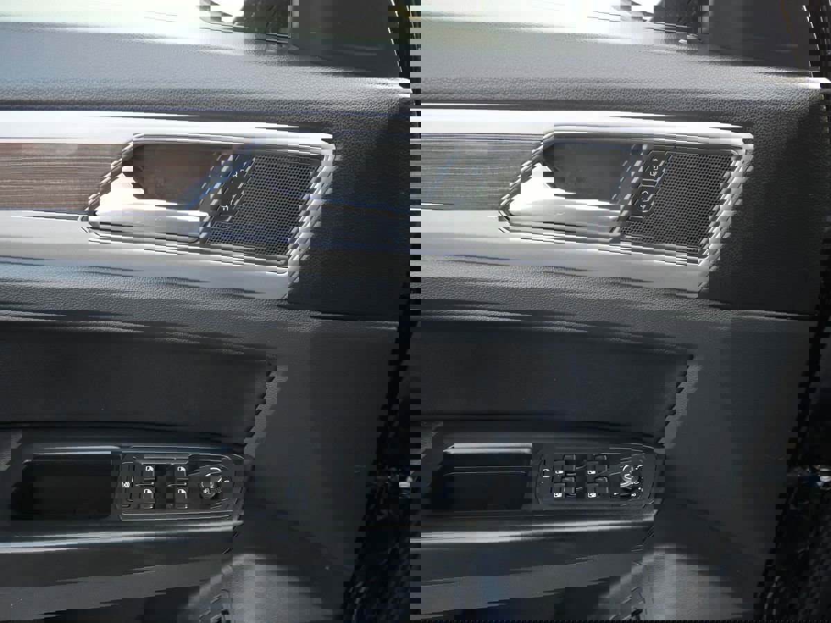 Used 2019 Volkswagen Atlas SEL R-Line image 13