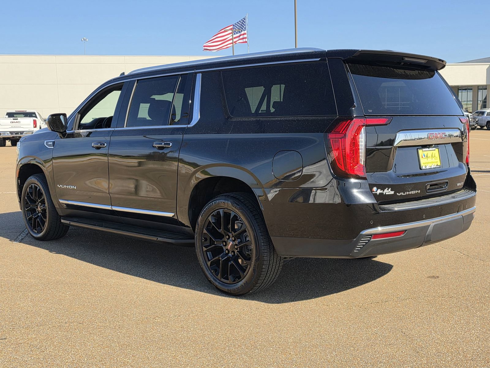 Used 2023 GMC Yukon XL SLT image 6