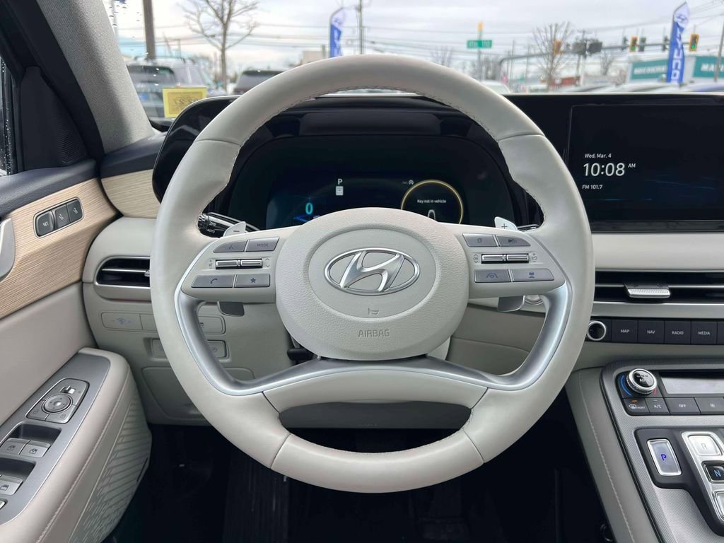 Used 2025 Hyundai Palisade Limited image 14